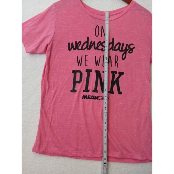 Mean Girls On Wednesdays We Wear Pink Juniors T-Shirt Large - Picture 6 of 6
